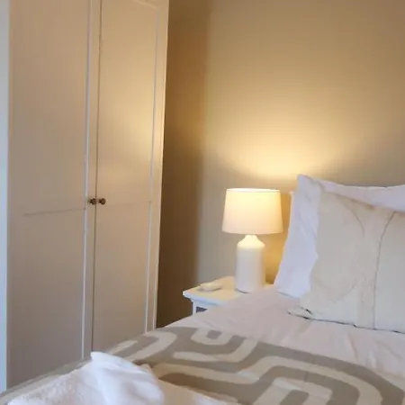 Luxury Living Outside The City Walls - Sleeps Six! Chester Exterior photo