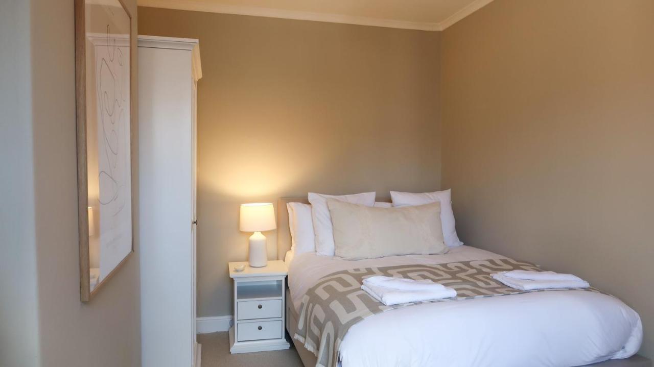 Luxury Living Outside The Walls - Sleeps Six!