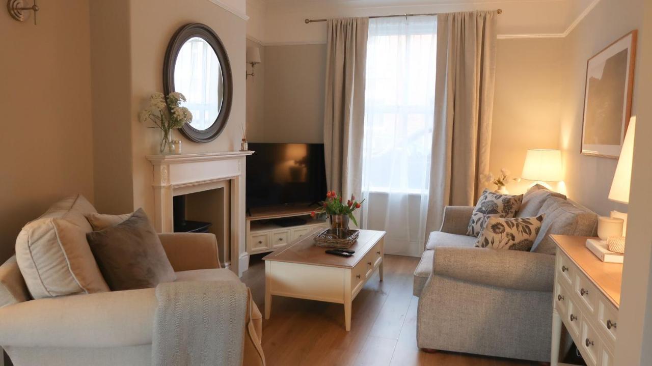 Luxury Living Outside The Walls - Sleeps Six! * Chester