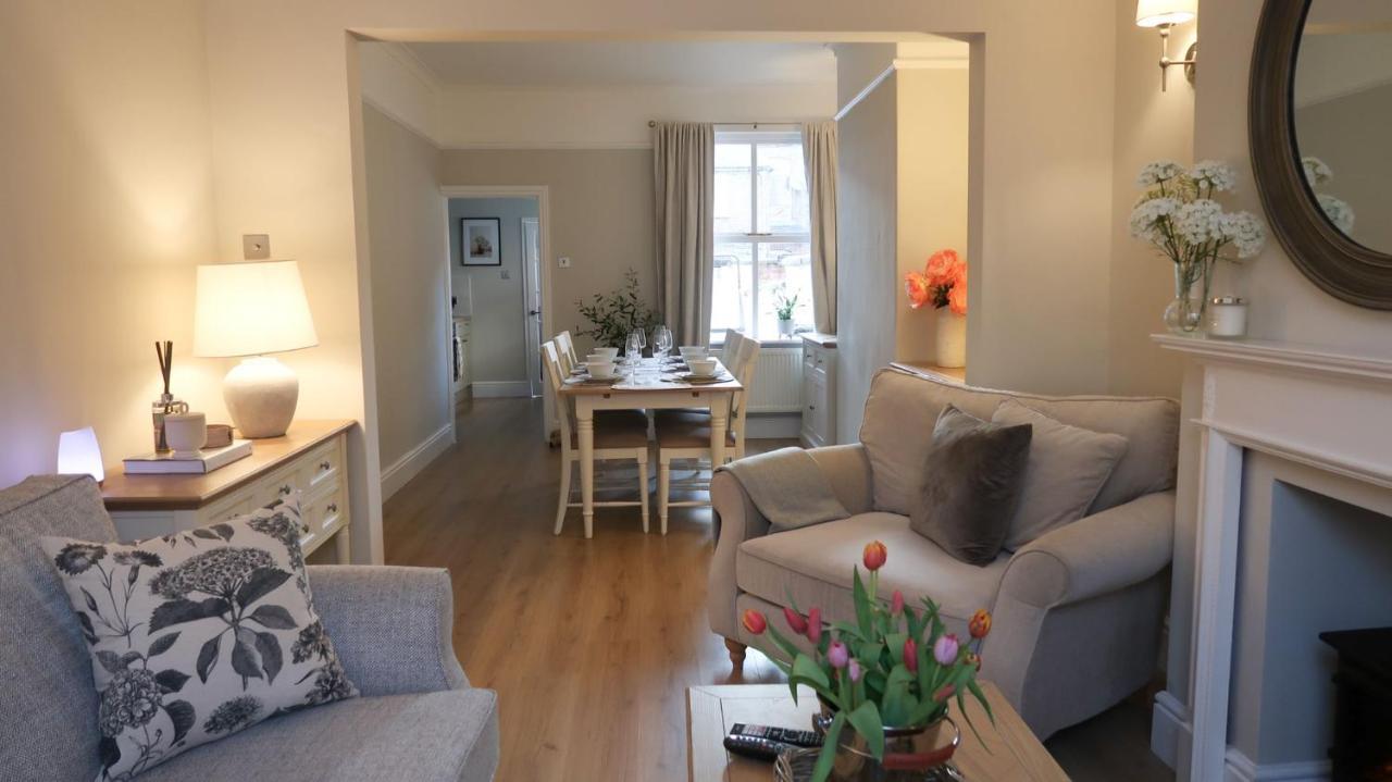 Luxury Living Outside The Walls - Sleeps Six!