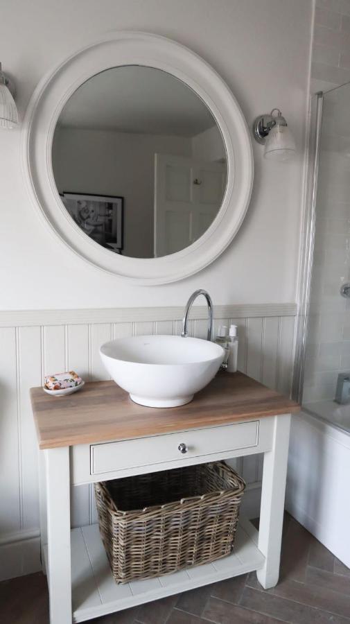 Luxury Living Outside The Walls - Sleeps Six! Holiday home Chester