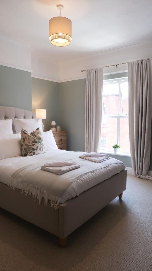 Luxury Living Outside The Walls - Sleeps Six! * Chester