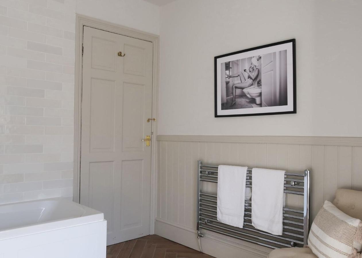 Luxury Living Outside The Walls - Sleeps Six! *